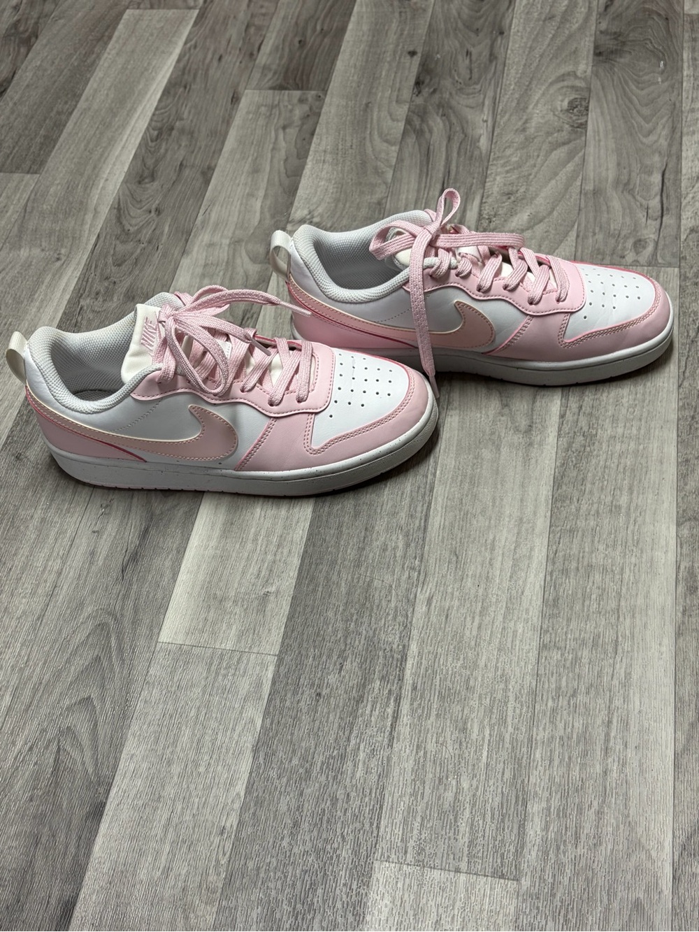 Nike Women’s Pink and White Low-Top Sneakers